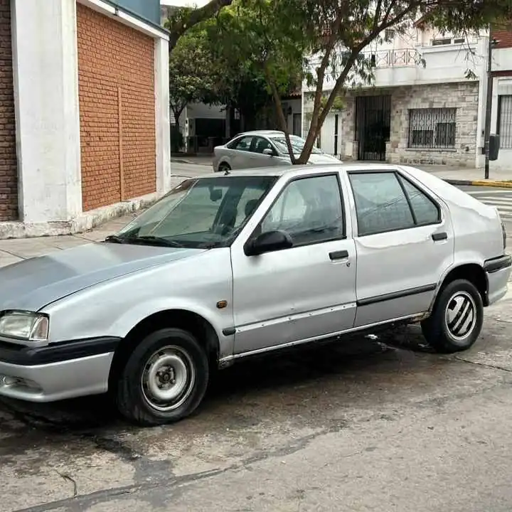 Renault 19 1995 con gnc mecánica excelente con detalles ala vista (titulo y CEDULA)$1.700.000