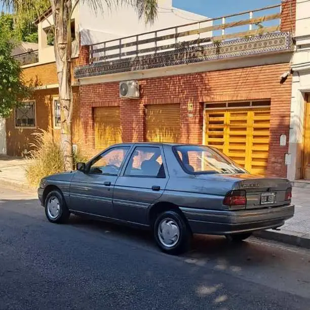 Leer bien! Ford orion 1995 GLX 1.8 nafta full full (titular fallecido!documentacion titulo cedula