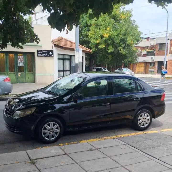 Volkswagen voyage 2010 Nunca taxi aire y direccion Tiene 200 mil kilometros Todos los papeles$4.600