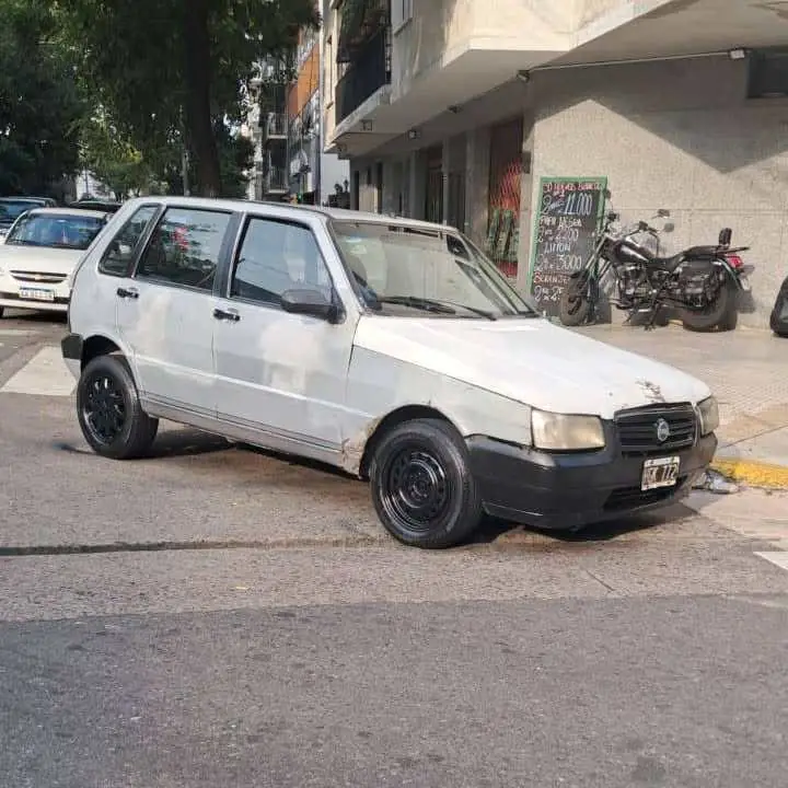 Fiat uno fire.2009 con gnc con aire sin funcionar toda la documentacion stereo pionner escape$2.100