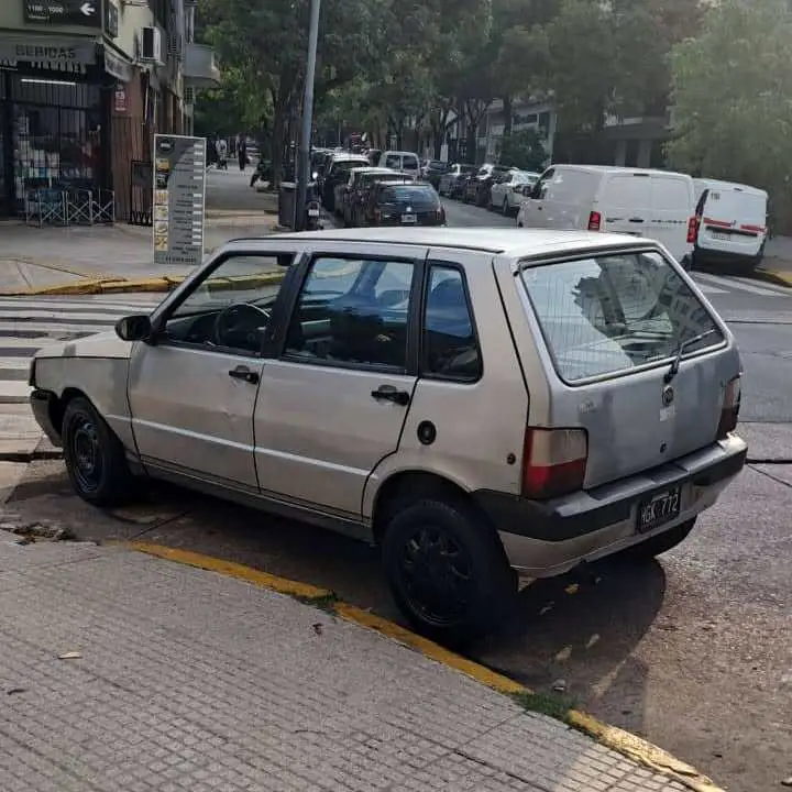 Fiat uno fire.2009 con gnc con aire sin funcionar toda la documentacion stereo pionner escape$1.900