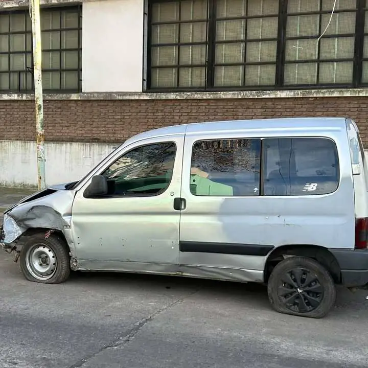Citroen berlingo 2005 1.9d vidriada con asientos documentacion competa lista para transferir$1.500