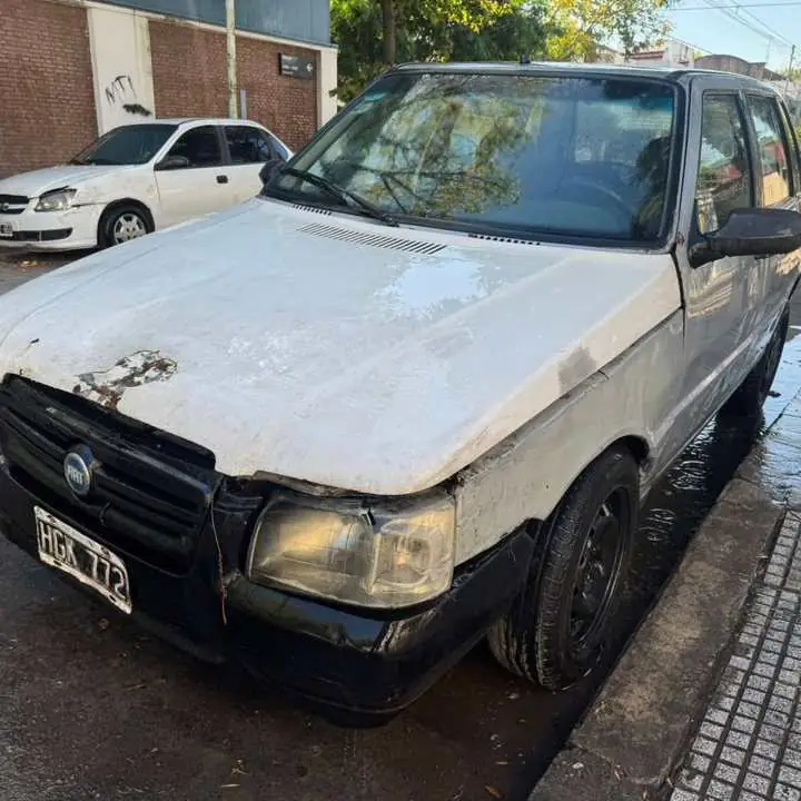 Fiat uno fire.2009 con gnc con aire toda la documentacion stereo pionner escape.motor exelente
