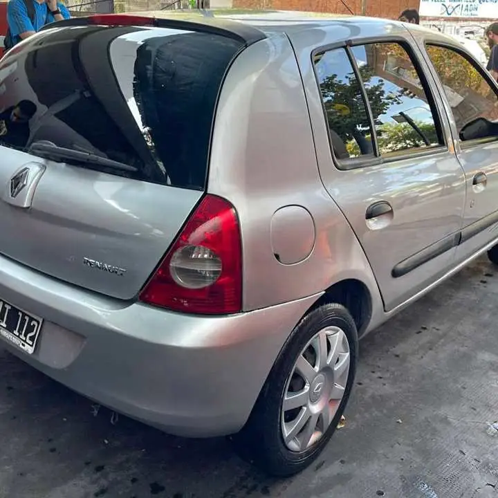 Renault clio año 2011 1.2 funcionando bien 99mil kms reales minimos detalles (TITULAR FALLECIDO)$4.5