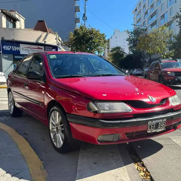 Se vende Renault Laguna 2.0 Rxe año 1999 mecánica muy buena funcionando 08 recién firmado $3.500.000
