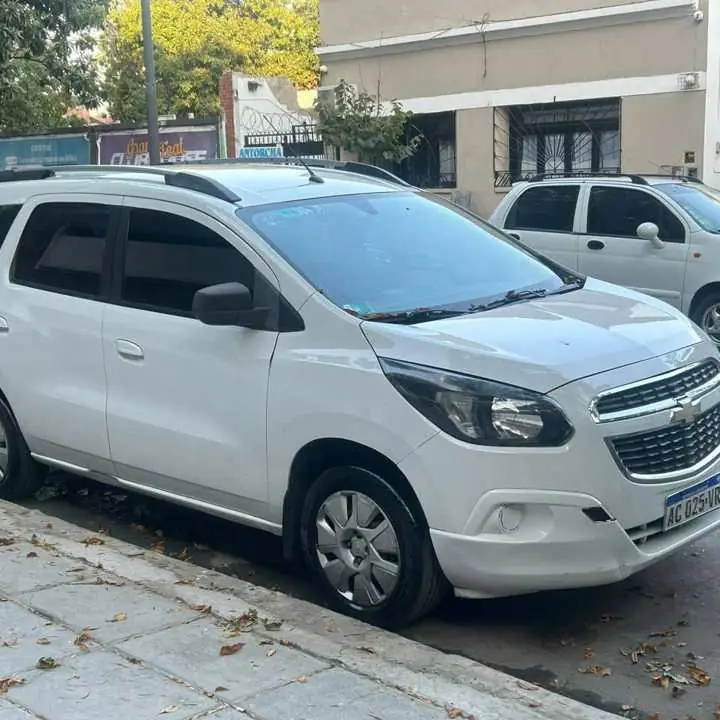 Chevrolet Spin LT 2017 1.8 nafta y gnc Excelente mecánica y funcionamiento $8.900.000