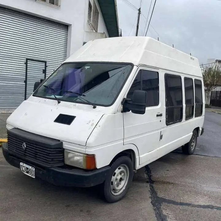 Renault trafic 2.0 nafta y gnc 1991 Larga y Alta Excelente andar y funcionamiento $5.5