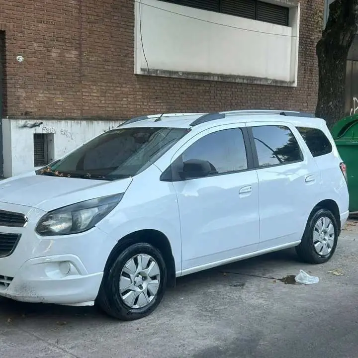 Chevrolet Spin LT 2017 1.8 nafta y gnc Excelente mecánica y funcionamiento $9.300.000