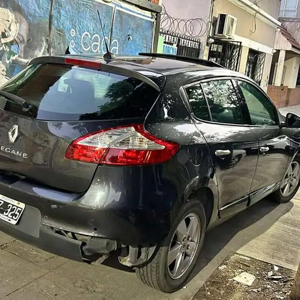 Renault megane III 2.0 nafta 16V privilege 2011 Full full, aire,dirección, levanta cristale