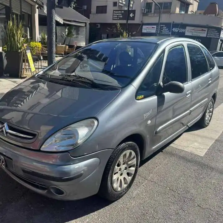 Citroen xsara Picasso 2002 2.0 exelente estado y funcionamiento documentacion completa$2.600.000