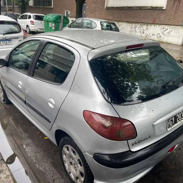 Peugeot 206 2008 1.6 nafta Listo para transferir (fundido) no arranca Líquido$1.800.000