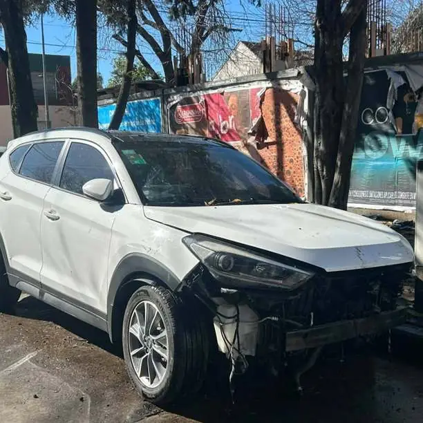 Hyundai tucson 2WD 2.0 nafta 2017 en marcha Tengo título y cédula verde Líquido$9.8