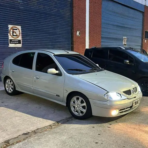 VENDO Renault megane 1.6nafta 16V 2009 1ra mano 56.000km Full Full $5.500.000