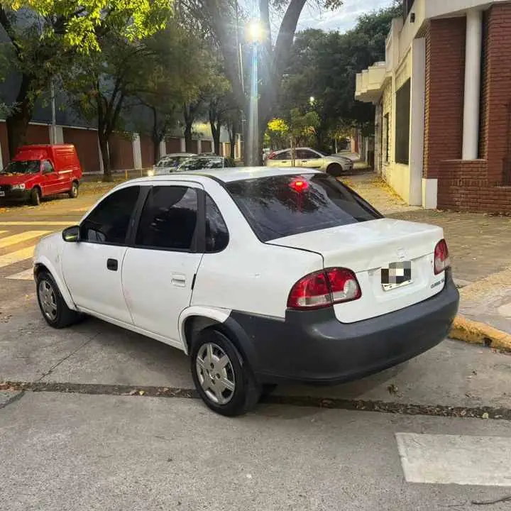 Chevrolet Corsa Classic 1.4 nafta con GNC año 2014 documentación lista para transferir$3.200.000