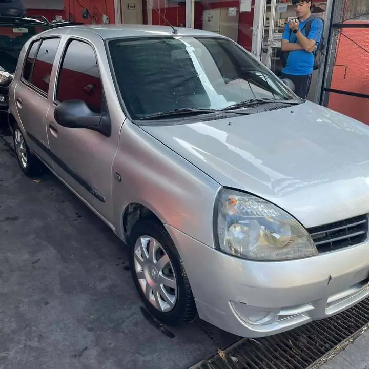 Renault clio año 2011 1.2 funcionando bien 99mil kms reales minimos detalles (TITULAR FALLECIDO)$4.7