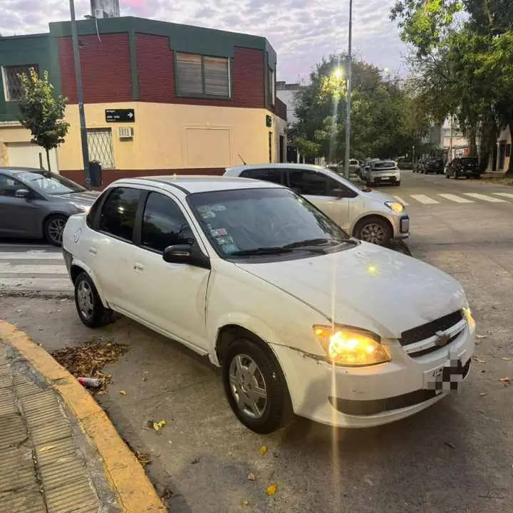Chevrolet Corsa Classic 1.4 nafta con GNC año 2014 documentación lista para transferir $3.800.000