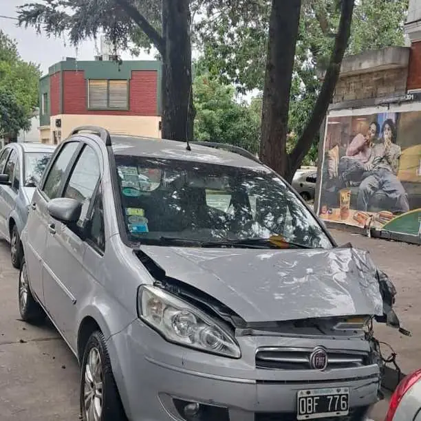 Leer bien. titular fallecido.fiat idea 2015 la mas ful con GNC de 5TA 100 mil KILOMETROS$2.500.000
