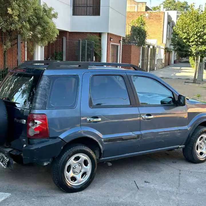 Ford ecosport nafta 1.6 2011 todos los papeles para tranferir.bien de gomas.(motor fuma un poco)