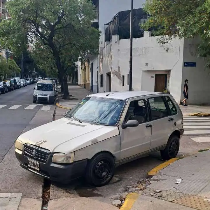 Fiat uno fire.2009 con gnc con aire sin funcionar toda la documentacion stereo pionner escape$2.300