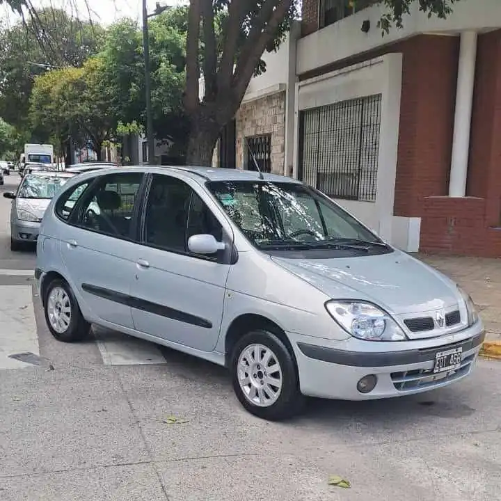 Renault scenic 1.9diesel Full full.aire direcion. Modelo 2005 Levanta cristales x4 cierre $3.700.00