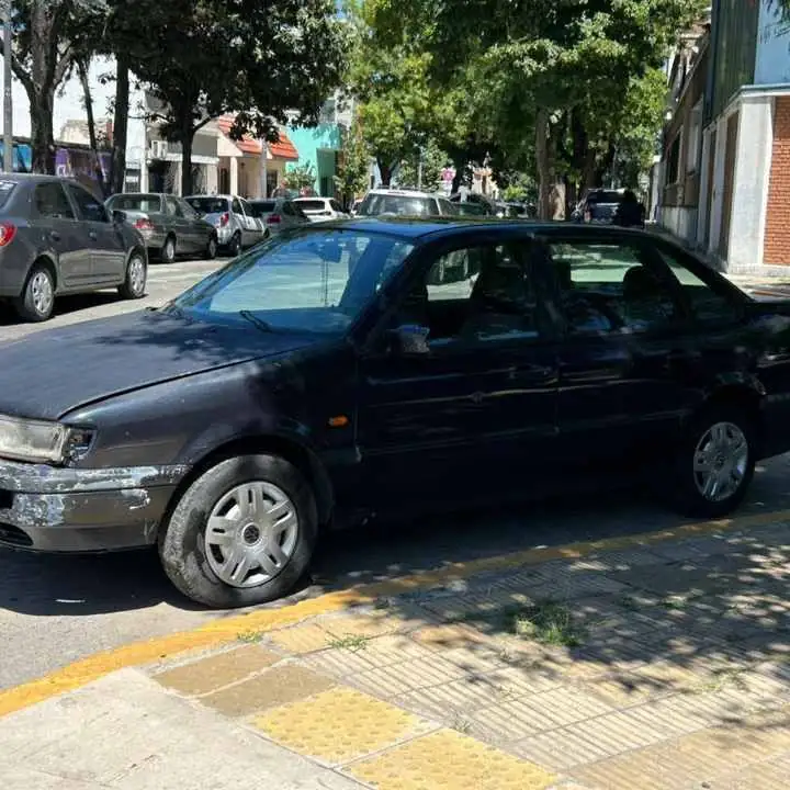 Volkswagen passat 1996 2.0 nafta Buena mecánica y funcionamiento Todos los papeles