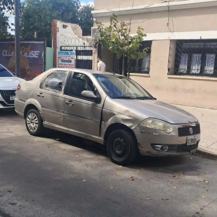 Fiat siena nafta 1.4 full Modelo 2012 detalles ala vista.motor 10 puntos Toda la documentacion$3.300
