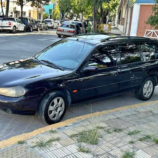 Ford mondeo ghia 2.0 nafta Exelente estado.modelo 99 4 cubiertas buenas todos los papeles$1.700.000