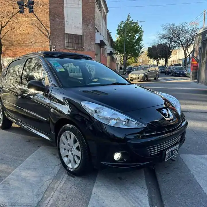 Se vende Peugeot 207 1.6 Sedan Xt Tiptronic mecánica, impecable, año 2008 150,000 documentación toda