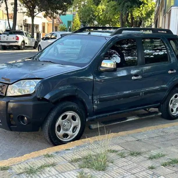 Ford ecosport nafta 1.6 2011 todos los papeles para tranferir.bien de gomas.(motor fuma un poco)