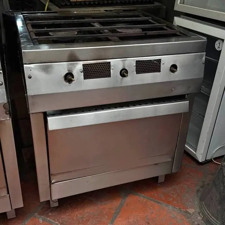 Cocina con horno industrial