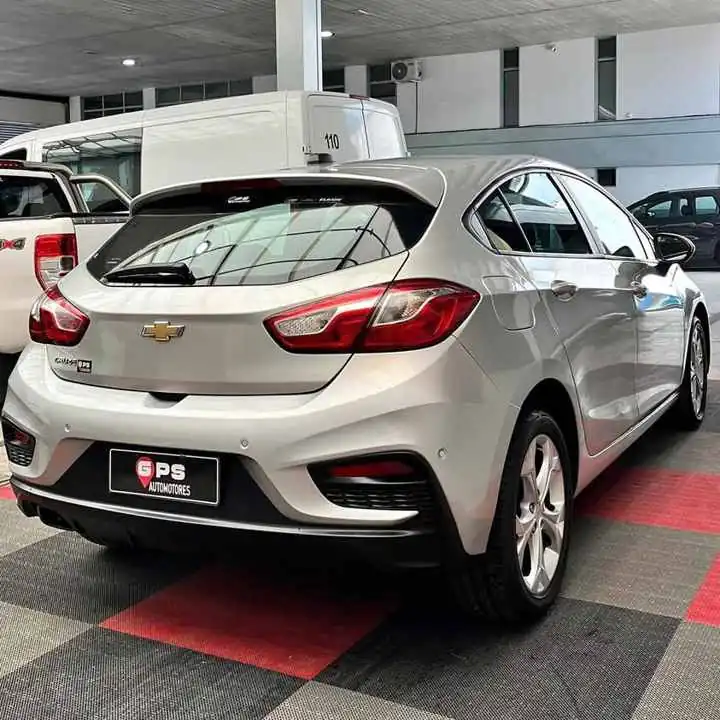 2018 Chevrolet Cruze LT 5 Puertas 6MT con pocos kms! Vendo o permuto