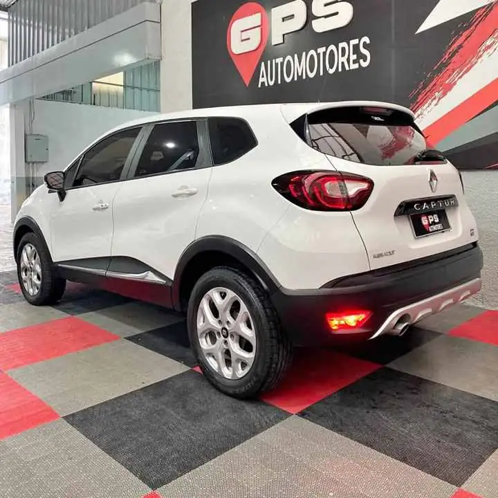 2016 Renault Captur 2.0 ZEN MT en muy buen estado! Vendo o permuto