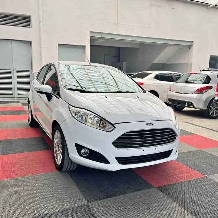 2017 Liquido! Ford Fiesta 1.6 SE 5 Puertas at en muy buen estado! Vendo o permuto