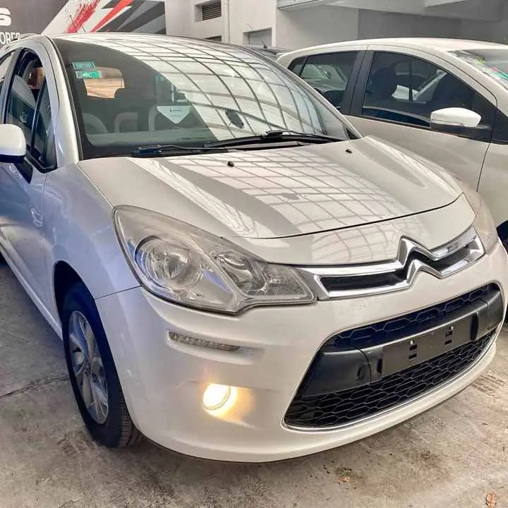 2015 Liquido Citroen C3 Tendance Pack Secure en muy buen estado! vendo o permuto