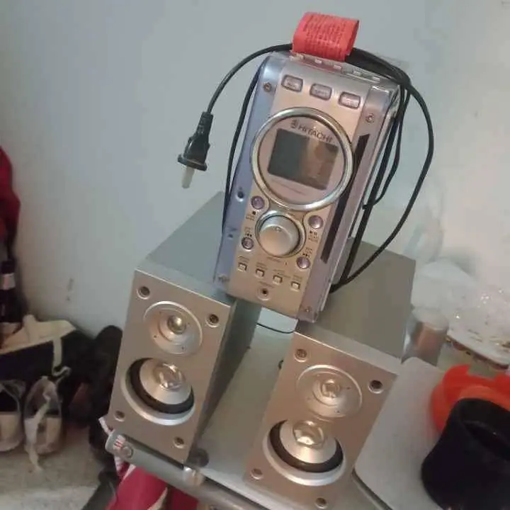 Vendo ekipito Hitachi . Pará reparar no prende