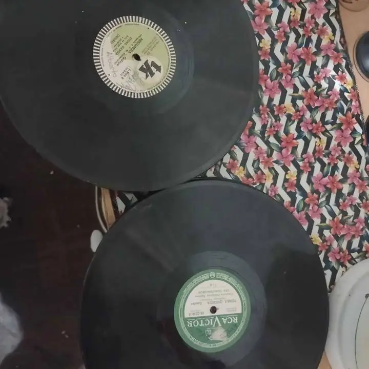 Vendo disco vinilo varios 19 x 4 mil pesos