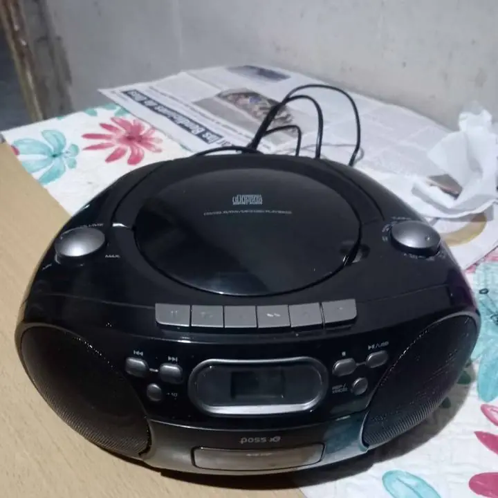 Vendo radio, CD, USB, cassette funciona bien todo, poco uso