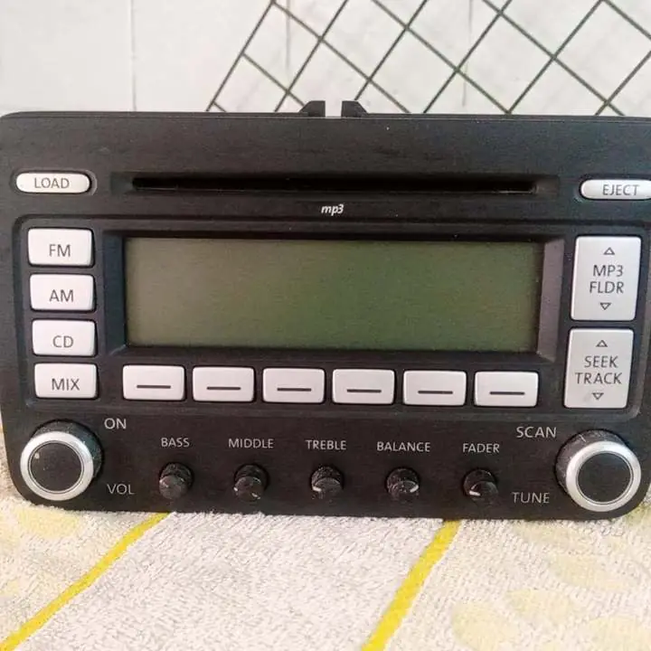 Vendo.. estereo original vento... funciona todo