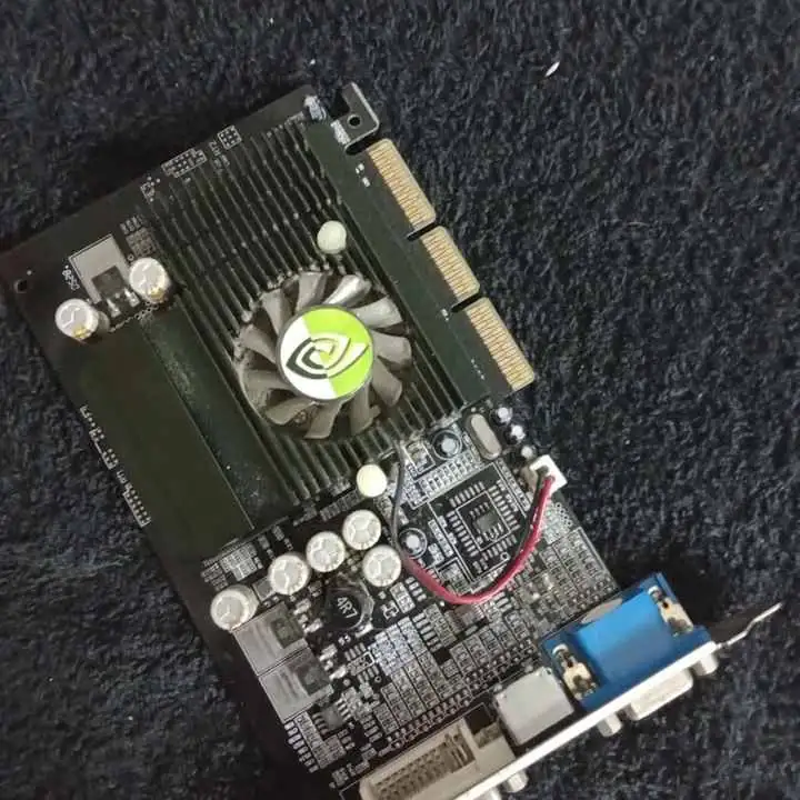 Vendo... Placa video..FX 5200... funciona todo
