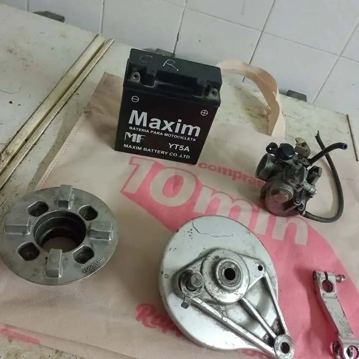 Vendo. Repuestos de 110