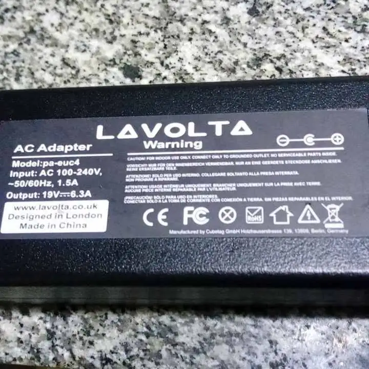 Vendo.. cargador de 19V..6.3A... funciona todo
