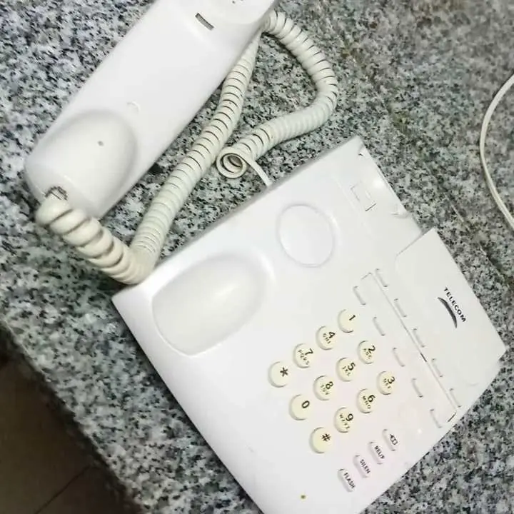 Vendo.. teléfono fijo..Telecom. funciona todo