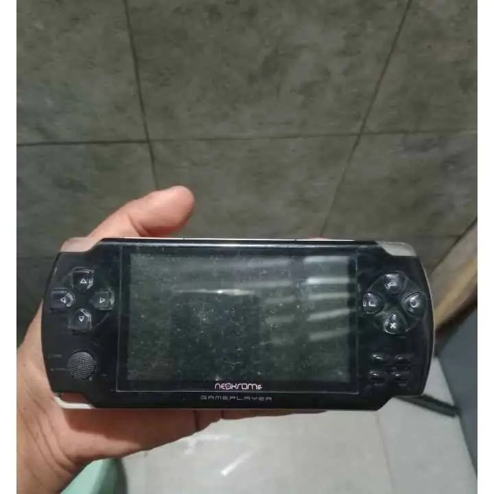 Vendo consola portátil retro