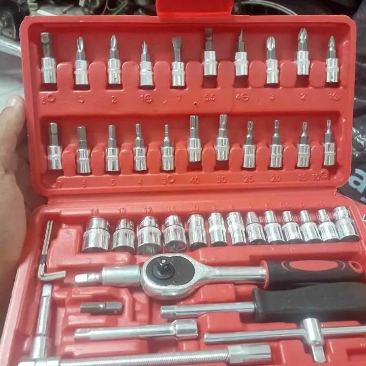 Juego de llaves de tubo con crique