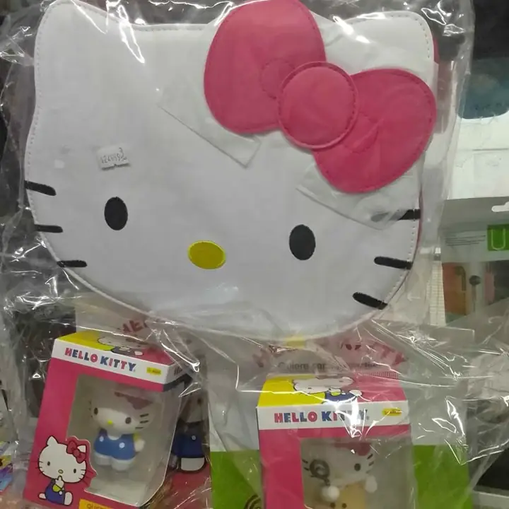 Cartera de hello kitty y muñequitos precio por unidad