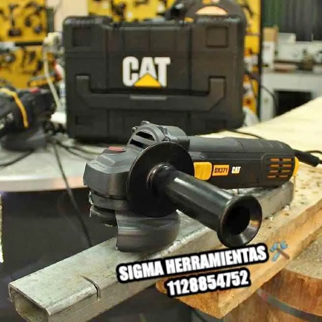 Amoladora 750w más maletín y disco CAT