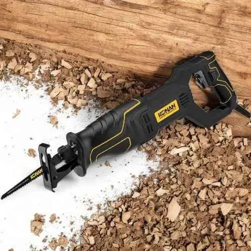 Sierra Sable Konan Electrica de Mano 800w Velocidad Variable KRS1W