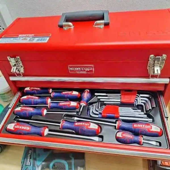 Caja de herramientas de 132 piezas EMTOP