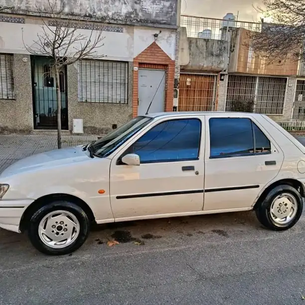 Ford fiesta año 1996 clxd 1.8 diesel full full impermeable estado x donde lo mires documentación com
