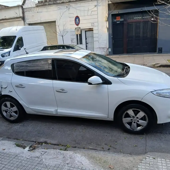 Renault megane iii año 2012 todos los papeles 1 1 3 3 0 6 9 9 4 7